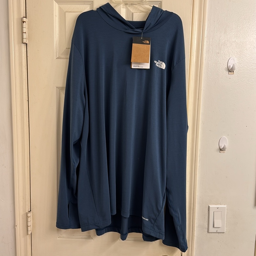The North Face Men’s Hoodie Sweatshirt - Picture 6 of 8